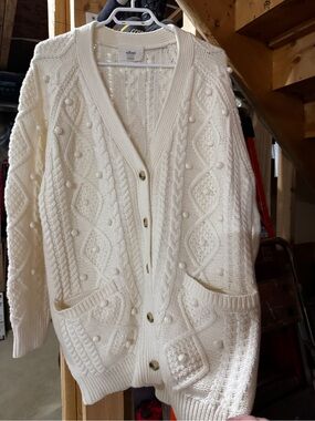 Wilfred Ivory Popcorn Cable Knit Cardigan with Pockets